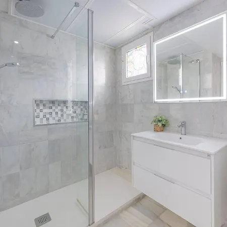 아파트 Atico Duplex Naranjos By Dolmengroup 마르베야